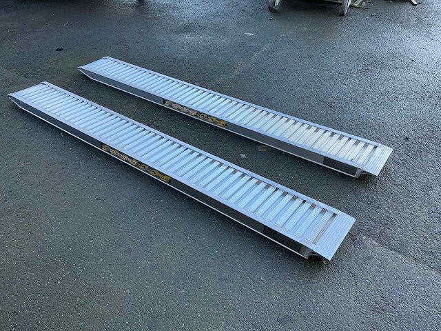 Oprijplaten aluminium voor aanhangwagen - afbeelding 2 van  7