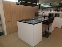 Opruiming magazijn + 2 showroomkeukens