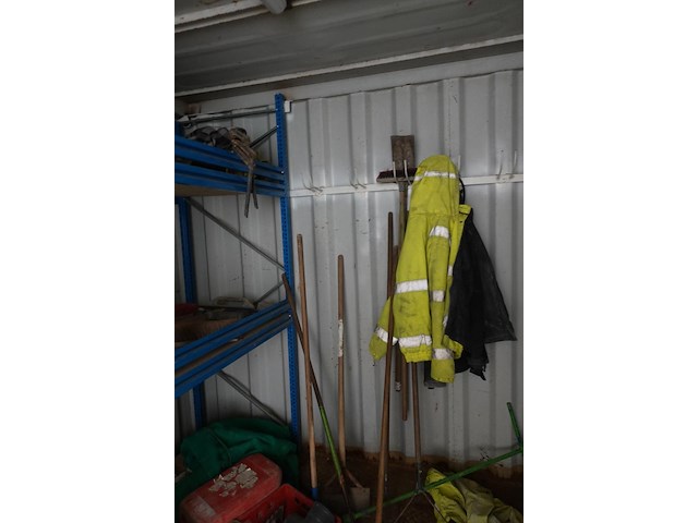Opslagcontainer 10 feet + inhoud - afbeelding 9 van  9