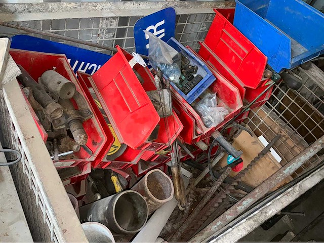 Opslagcontainer met inhoud - afbeelding 11 van  28