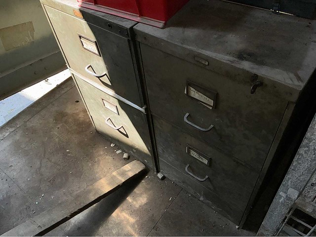 Opslagcontainer met inhoud - afbeelding 14 van  28
