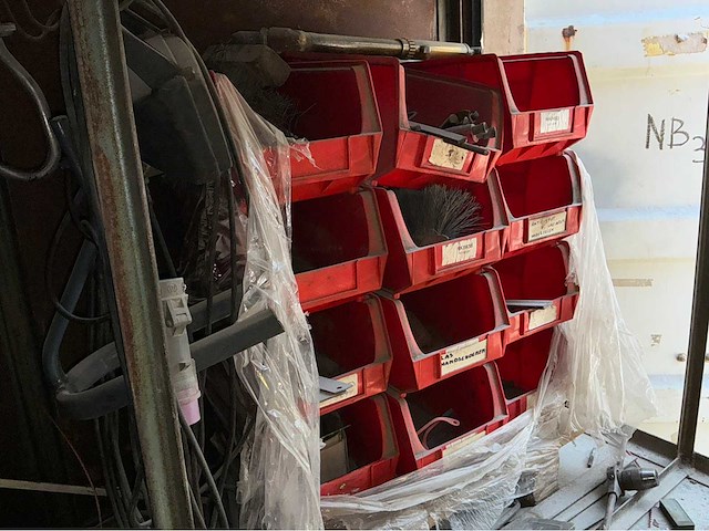 Opslagcontainer met inhoud - afbeelding 16 van  28