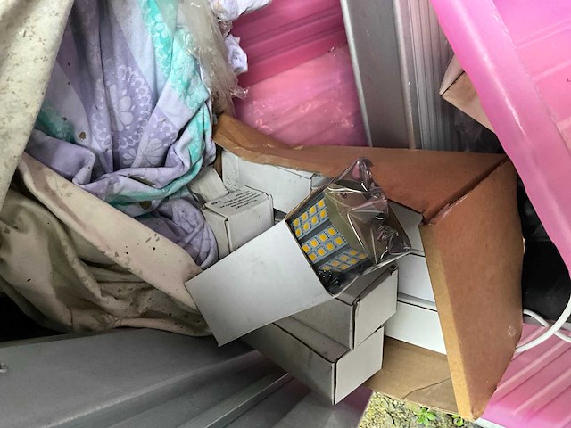 Opslagcontainer met inhoud - afbeelding 4 van  15