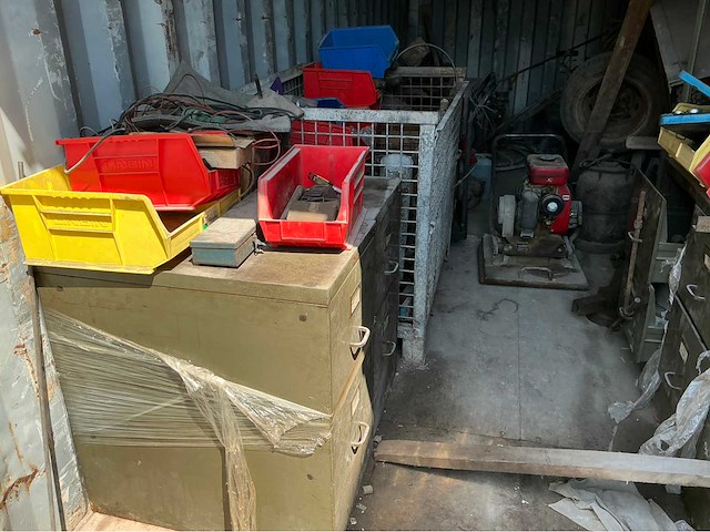 Opslagcontainer met inhoud - afbeelding 24 van  28