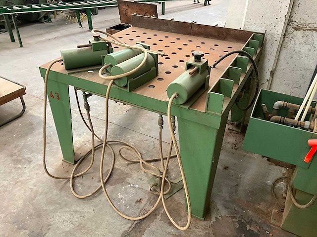 Opspantafel met pneumatische klemming - afbeelding 2 van  5