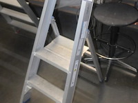 Opstapladder solide nv pt 02 - p-2, serienummer 152615 - afbeelding 1 van  2