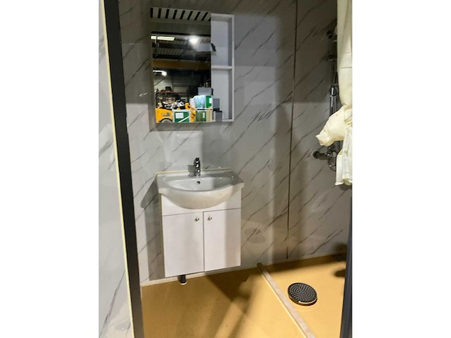 Optimus - mobiele badkamer - afbeelding 7 van  24