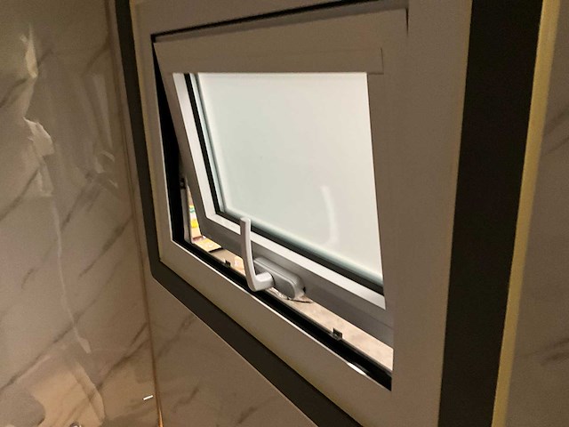 Optimus - mobiele badkamer - afbeelding 15 van  24