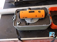 Optische waterpas met statief - afbeelding 4 van  11