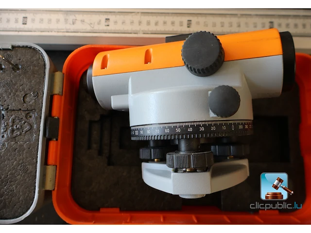Optische waterpas met statief - afbeelding 6 van  11