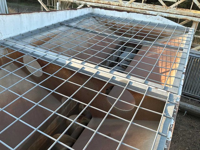 Opvoerveizel met bunker - afbeelding 4 van  13