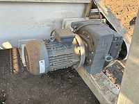 Opvoerveizel met bunker - afbeelding 7 van  13