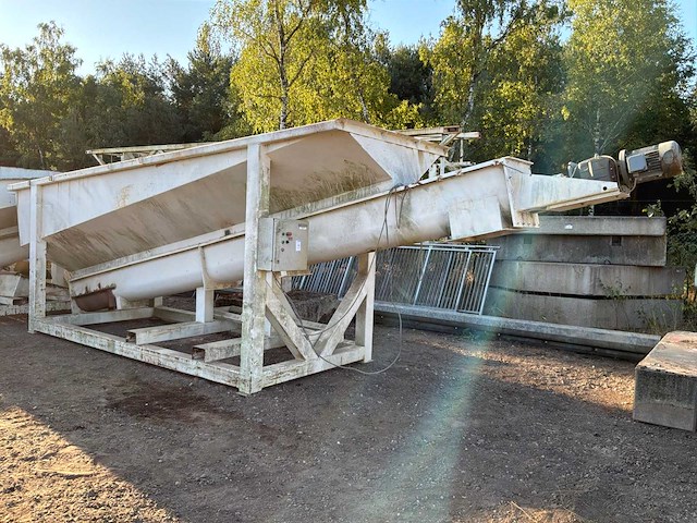 Opvoerveizel met bunker - afbeelding 1 van  13