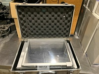 Opvouwbare brochurestandaard met aluminium draagtas. - afbeelding 3 van  4