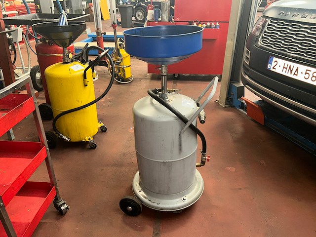 Opzuig en opvangunit voor olie - afbeelding 1 van  5