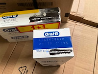 Oral-b 3d white therapy met houtskool 2-pack (390x) - afbeelding 6 van  6