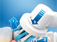 Oral-b vitality 100 crossaction zwart - elektrische tandenborstel - afbeelding 3 van  5