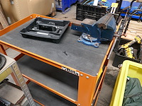 Oranje gereedschapswagen beta + bankschroef - afbeelding 2 van  4