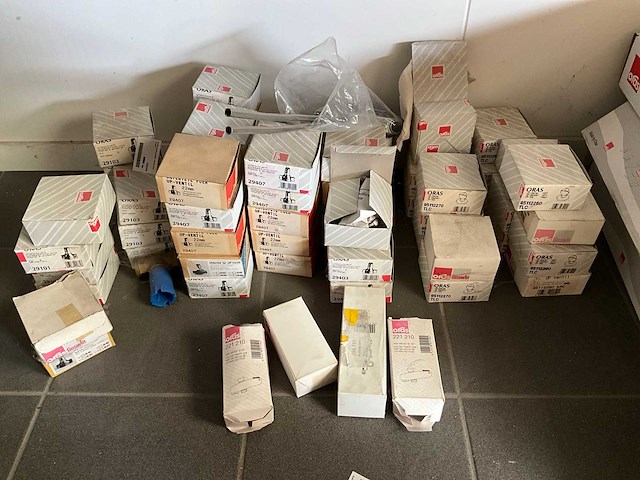Oras partij diverse toebehoren - afbeelding 1 van  12
