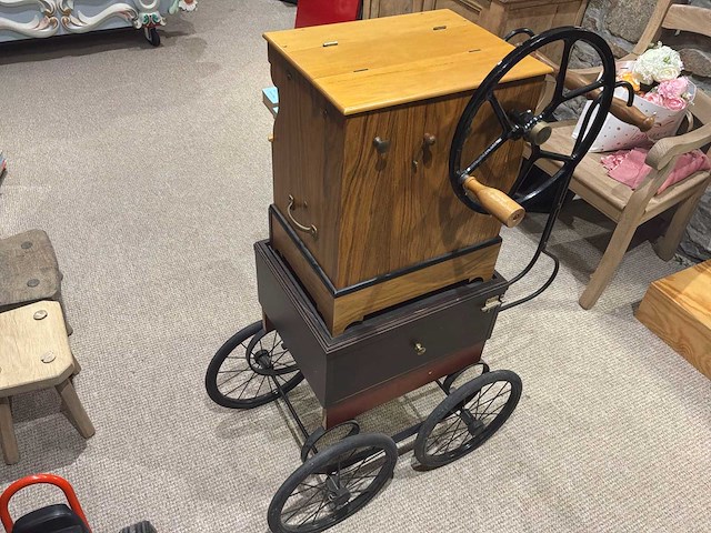 Orgelbau stuber berlijns mobiel barrelorgel - afbeelding 6 van  13