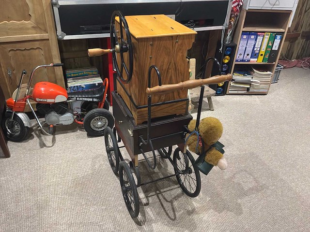 Orgelbau stuber berlijns mobiel barrelorgel - afbeelding 8 van  13