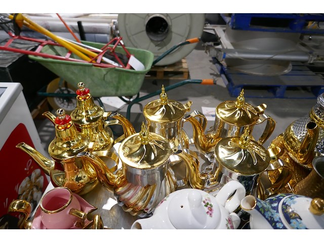 Orientaalse theekannen met glaasjes - afbeelding 3 van  6