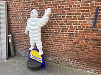 Originele michelin bibendum xl reclamefiguur – echte eyecatcher! - afbeelding 2 van  4