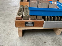 Originele nummerplaat drukpers + alle letters en cijfers - afbeelding 4 van  8