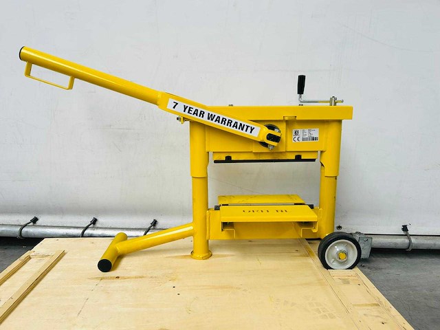 Orit - 3300-es - steenknipper - afbeelding 3 van  3