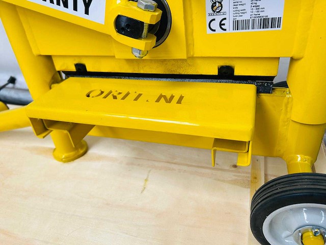 Orit - 3300-es - steenknipper - afbeelding 1 van  1