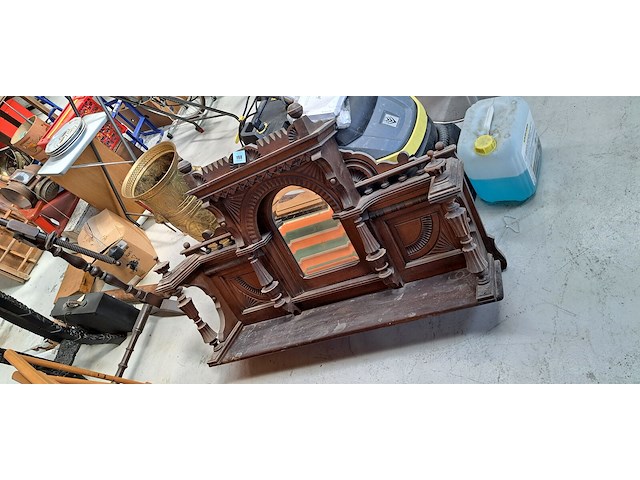 Ornament met spiegel - afbeelding 1 van  1