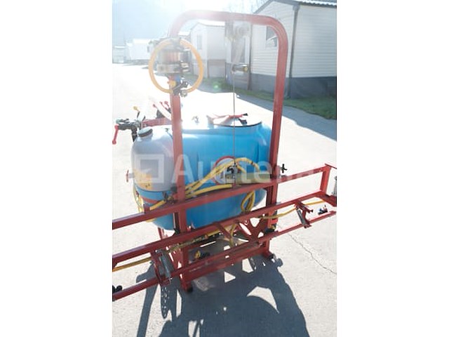 Osko wr-80 3-punts skid-gemonteerde landbouwspuit - afbeelding 9 van  15