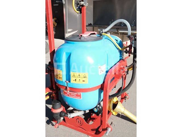 Osko wr-80 3-punts skid-gemonteerde landbouwspuit - afbeelding 13 van  15