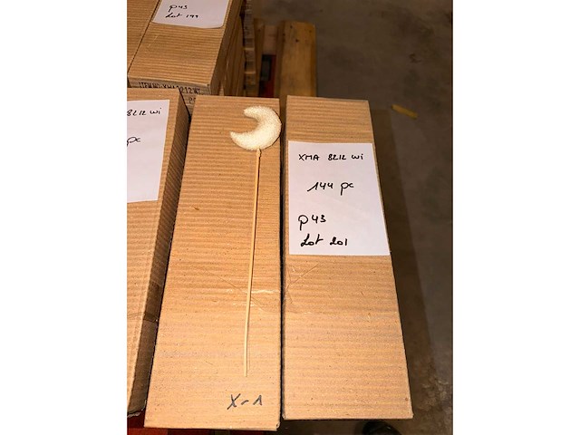Otl maan op stik wit - kerst- & seizoensartikelen (144x) - afbeelding 1 van  1