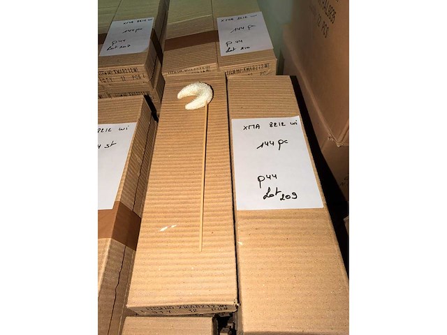 Otl maan op stik wit - kerst- & seizoensartikelen (144x) - afbeelding 1 van  2
