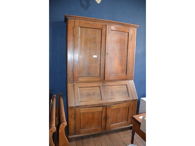 Oud eiken bureelkast met 2 deuren en valdeur met opzet 2 deuren afm. 240x145x60 - afbeelding 1 van  7