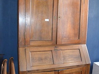 Oud eiken bureelkast met 2 deuren en valdeur met opzet 2 deuren afm. 240x145x60