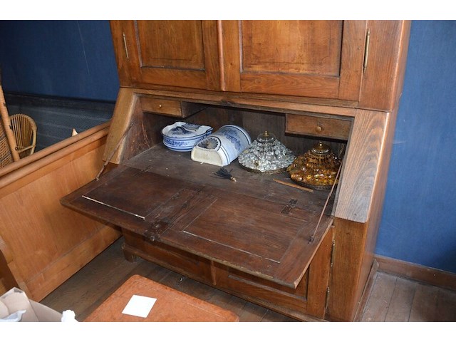 Oud eiken bureelkast met 2 deuren en valdeur met opzet 2 deuren afm. 240x145x60 - afbeelding 4 van  7