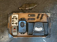 Oud elektrisch materiaal - afbeelding 1 van  2