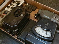 Oud elektrisch materiaal - afbeelding 2 van  2