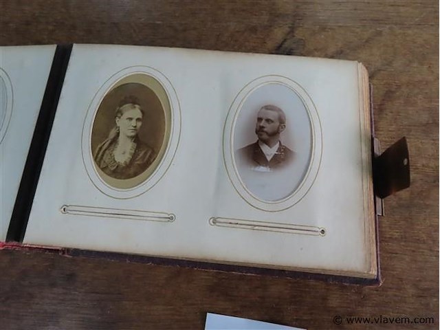 Oud fotoboek - afbeelding 4 van  7
