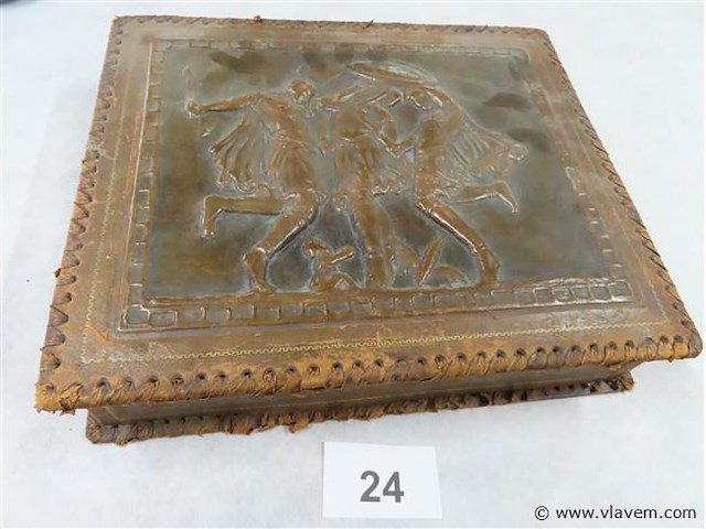 Oud lederen naaikistje - afbeelding 1 van  3