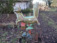 Oud mechanisch kindertoestel