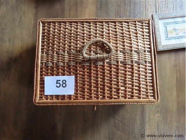 Oud naaikistje - afbeelding 3 van  3