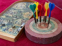 Oud speelgoed - afbeelding 1 van  3