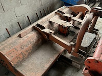 Oude bakfrees (in loods) - afbeelding 2 van  2