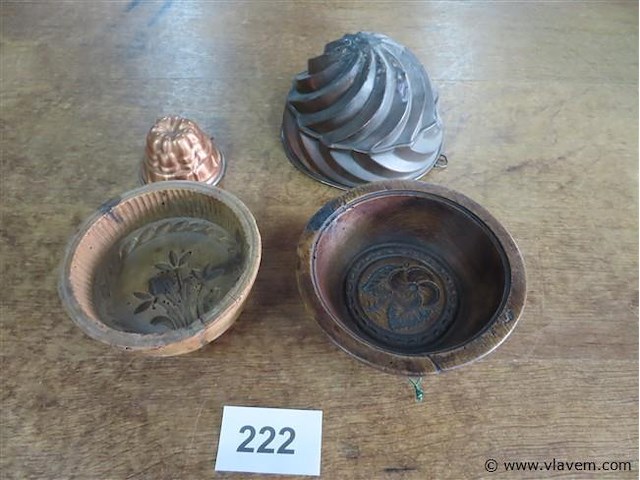 Oude bakvormen - afbeelding 1 van  3