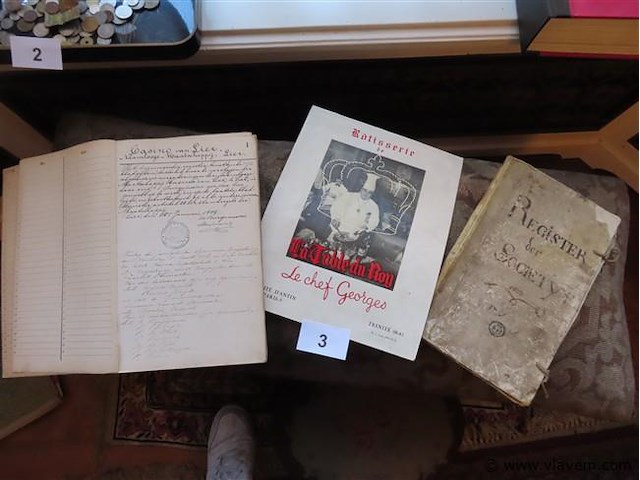 Oude boeken 3 stuks - afbeelding 1 van  4