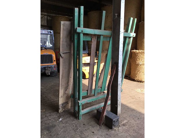 Oude boeren wagen - afbeelding 3 van  11