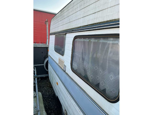 Oude caravan - afbeelding 9 van  9